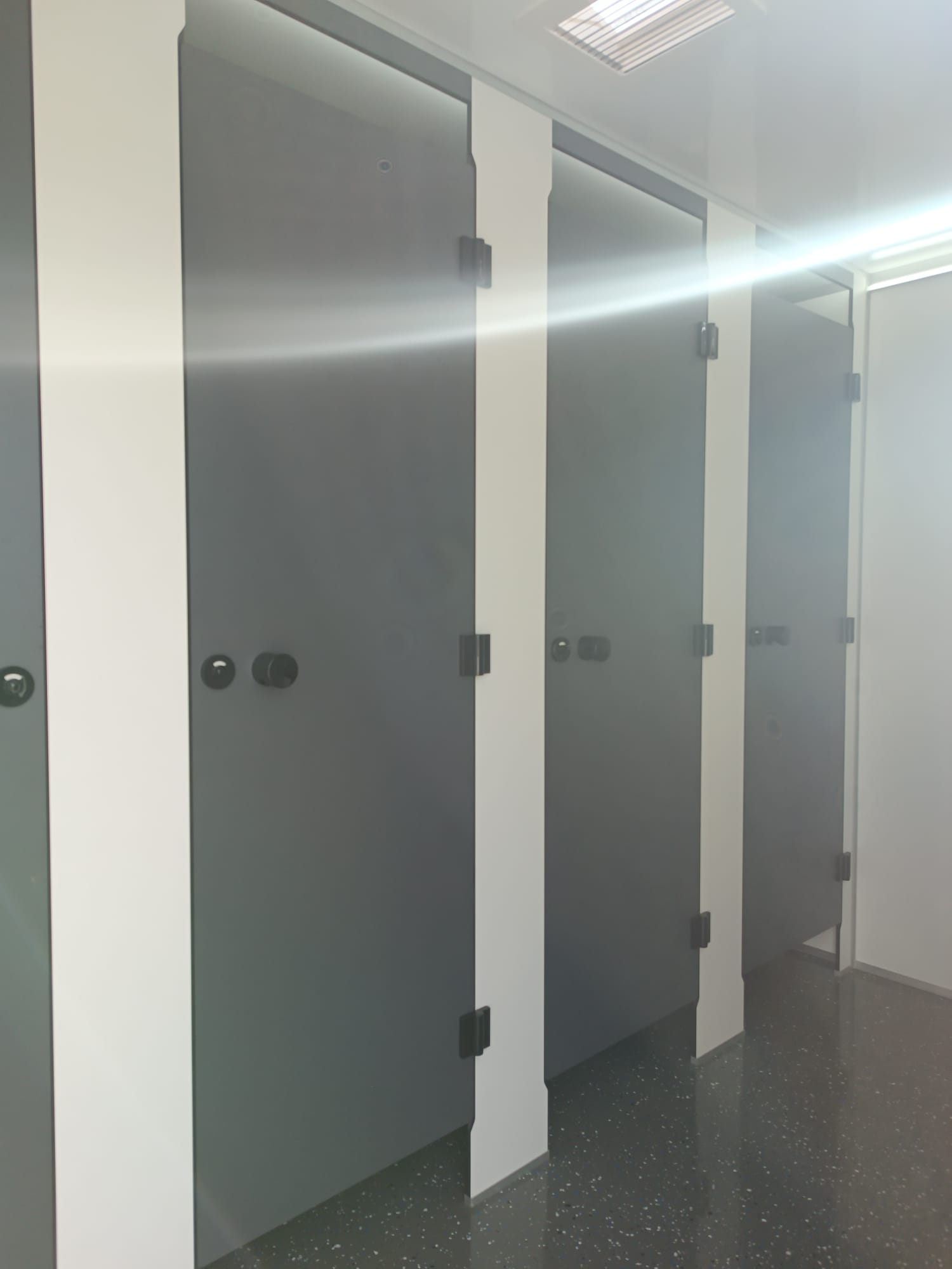 Toilettenwagen 4D+4H – Bild 7
