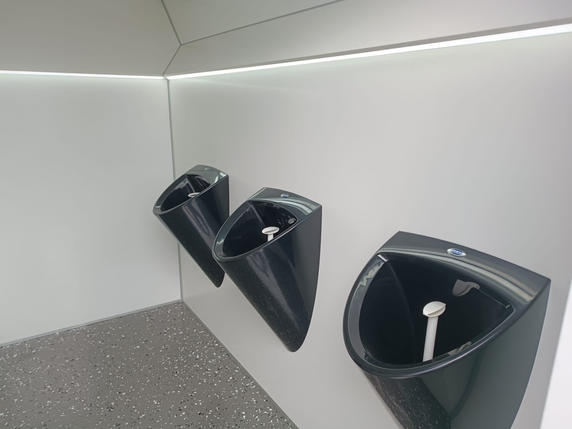 Toilettenwagen 3D+3H – Bild 5